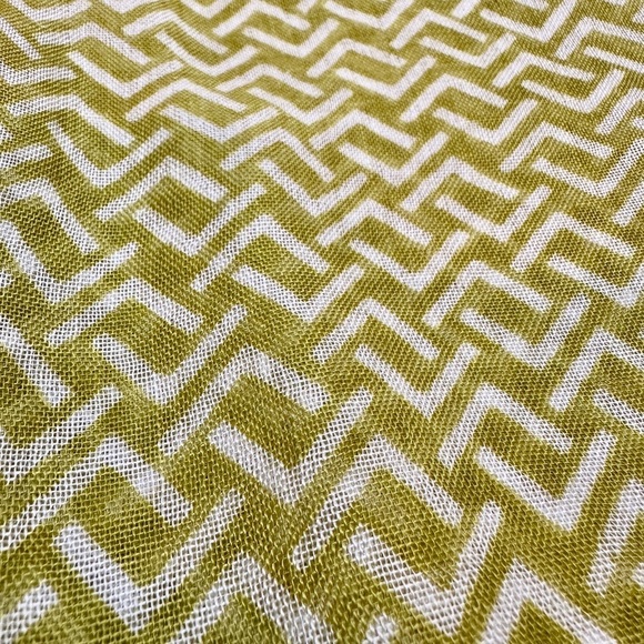 2-LIGHTWEIGHT WOMENS SCARVES. TWO SEPARATE PRINTS IN YELLOW & GREEN. - Picture 6 of 10